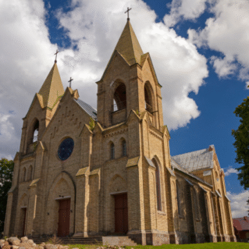 🕊️ O Papel da Igreja Católica na Caridade Mundial: História, Impacto e Verdades que Poucos Conhecem